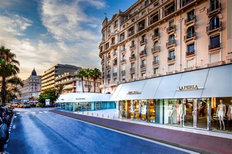 boulevard de la croisette.